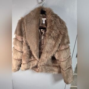 Chico's Plush Faux Fur Jacket in Tan size 1  Fits large -xl